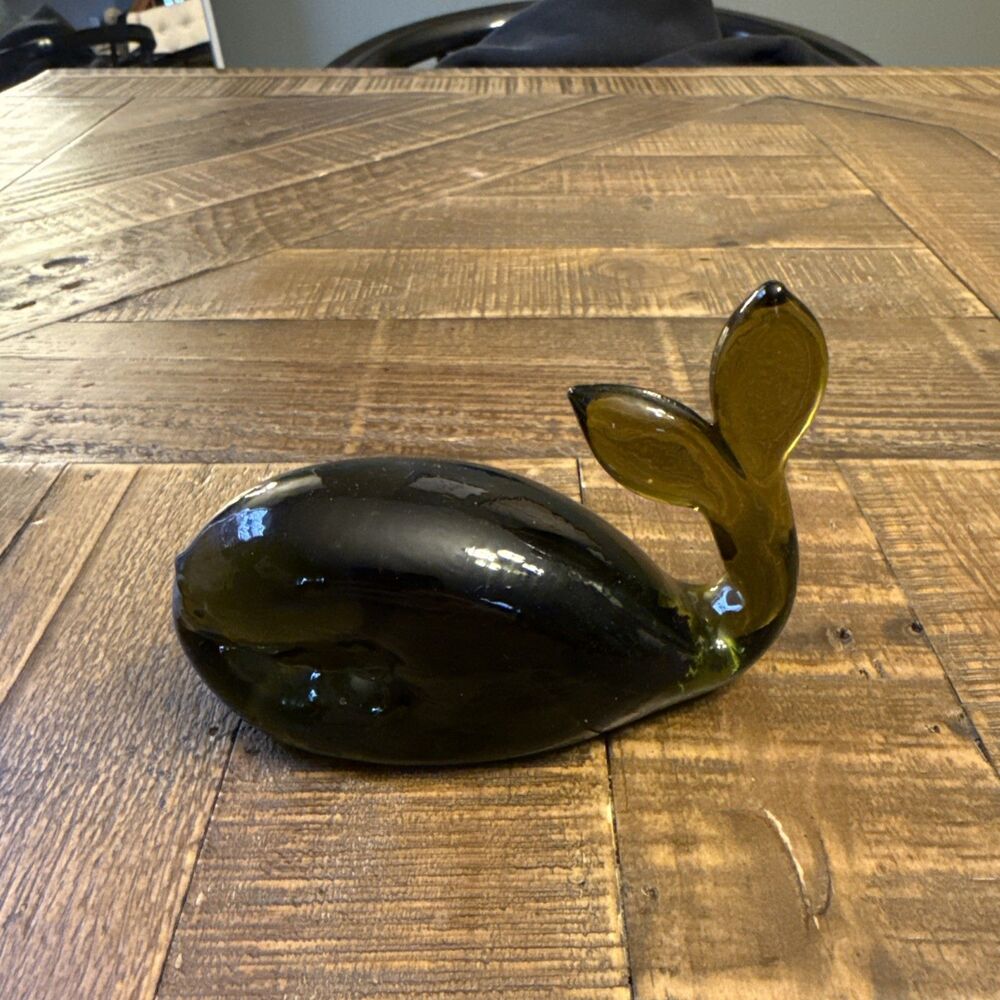 Viking Glass MCM Green Whale Paperweight 3” Tall 4.5” Long